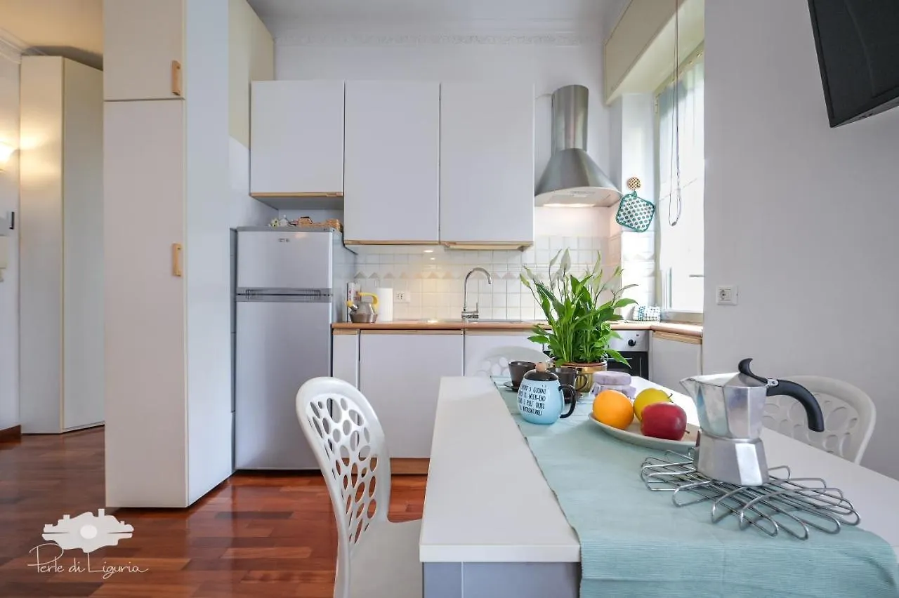 Apartment Una Finestra Sul Mare Genoa